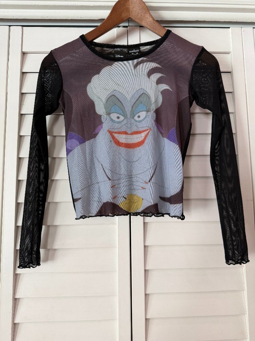 Cakeworthy Women's Ursula Mesh Top Disney Size M